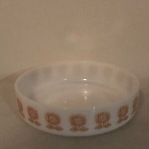Federal Glass White Spanish Sunflower Vintage Bowl